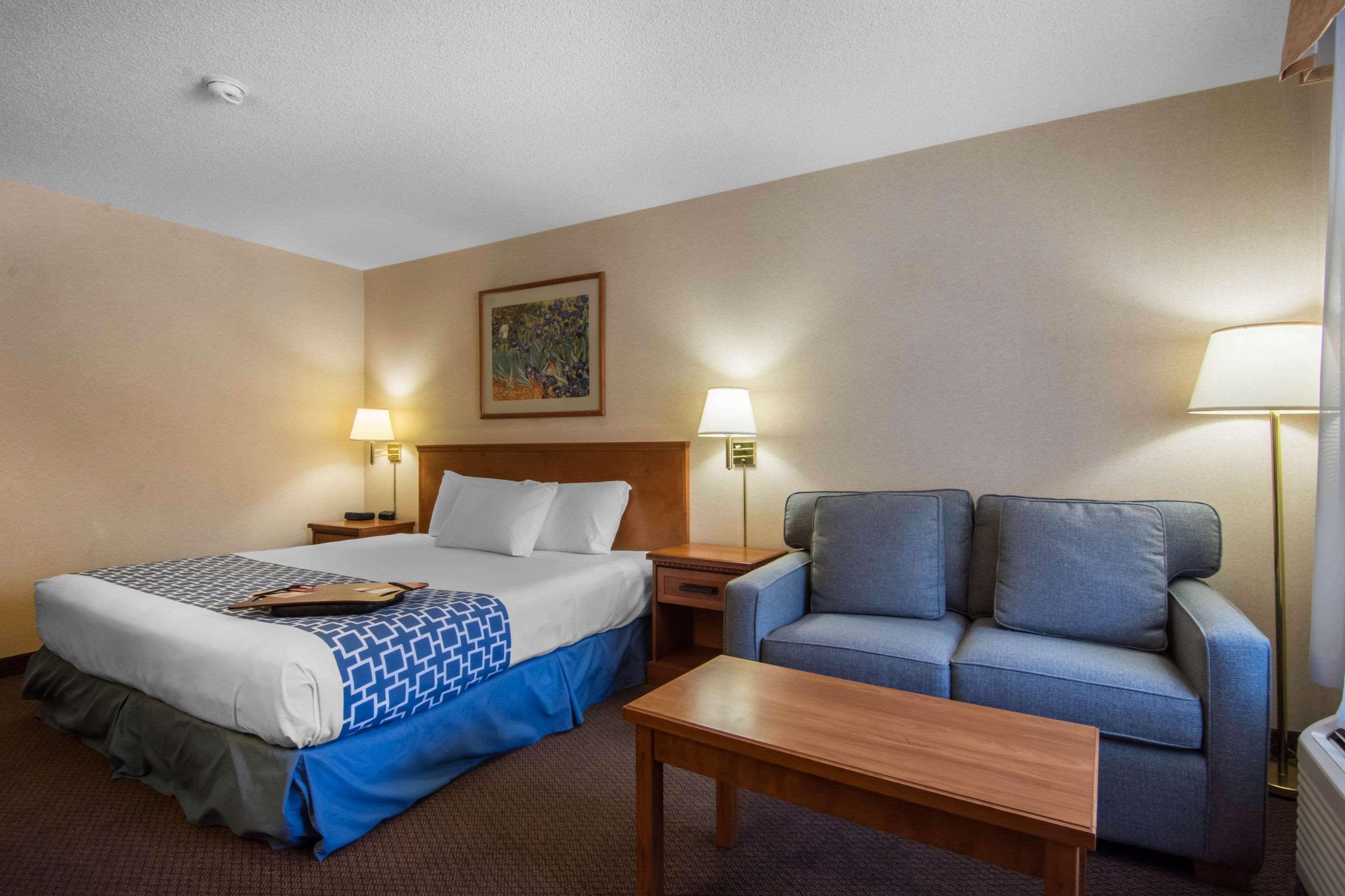 Econo Lodge Inn & Suites University Calgary Bagian luar foto