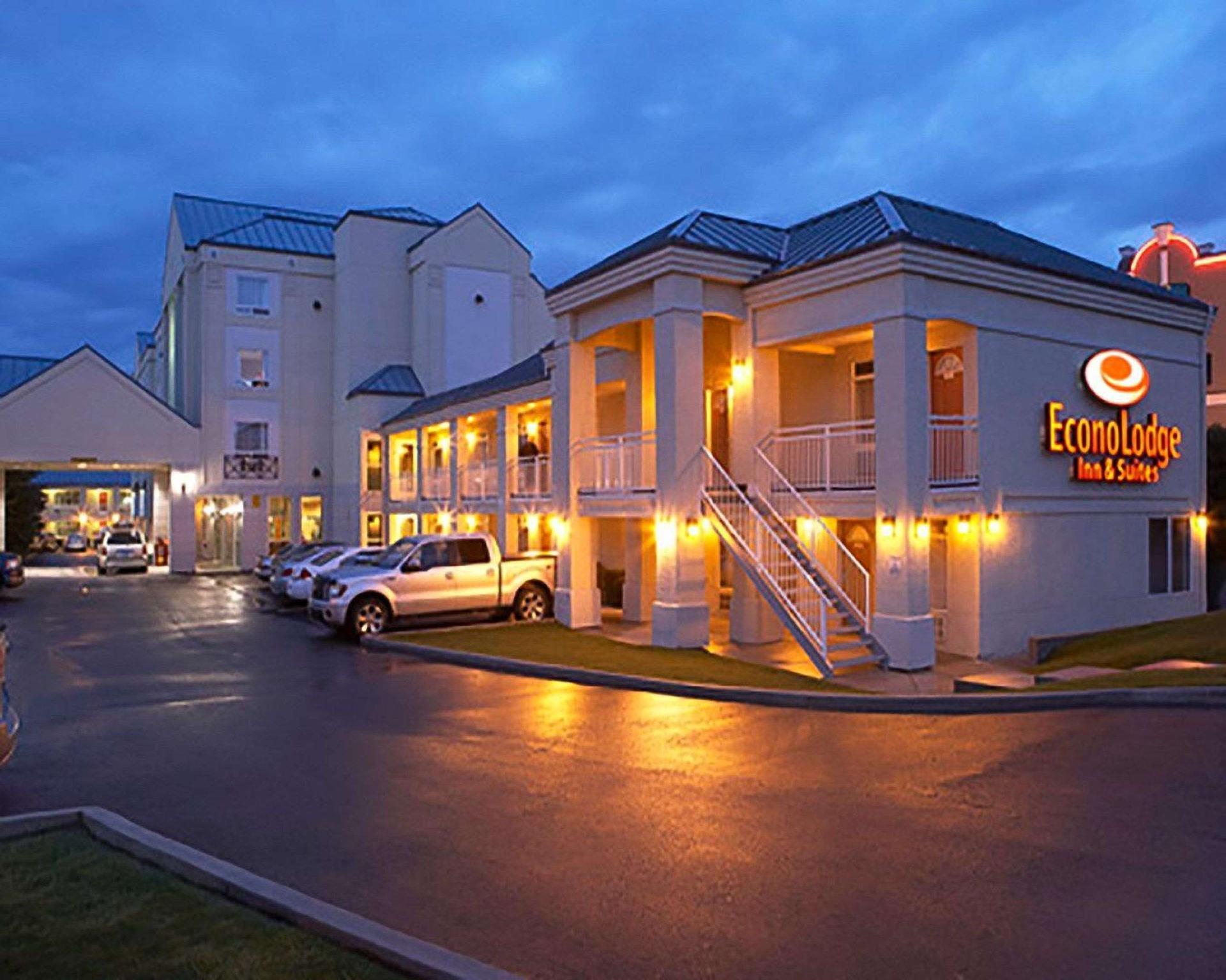 Econo Lodge Inn & Suites University Calgary Bagian luar foto