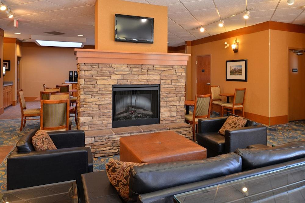 Econo Lodge Inn & Suites University Calgary Bagian luar foto