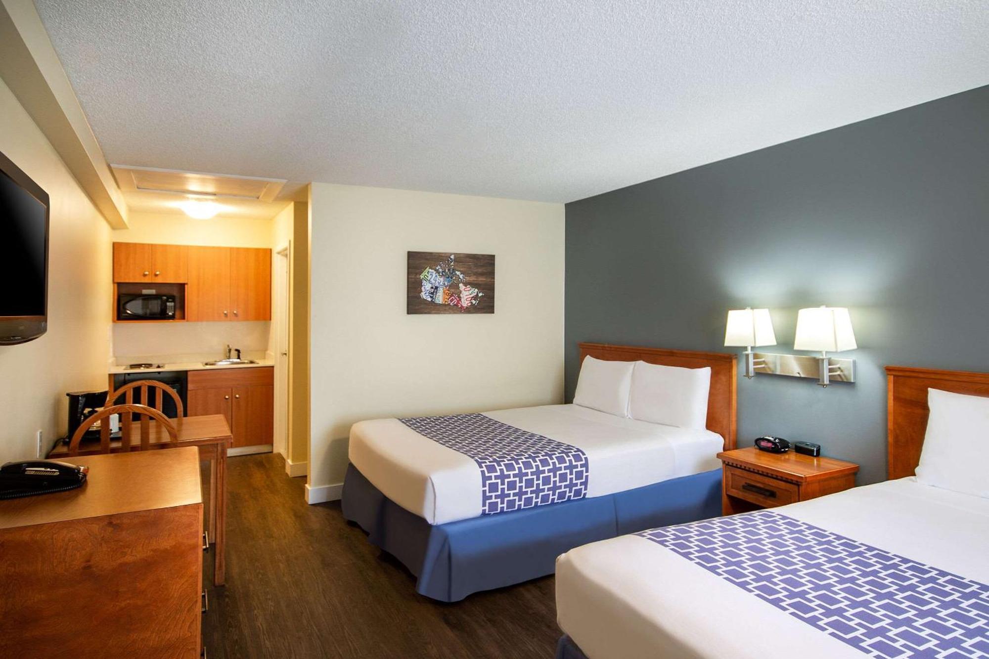 Econo Lodge Inn & Suites University Calgary Bagian luar foto