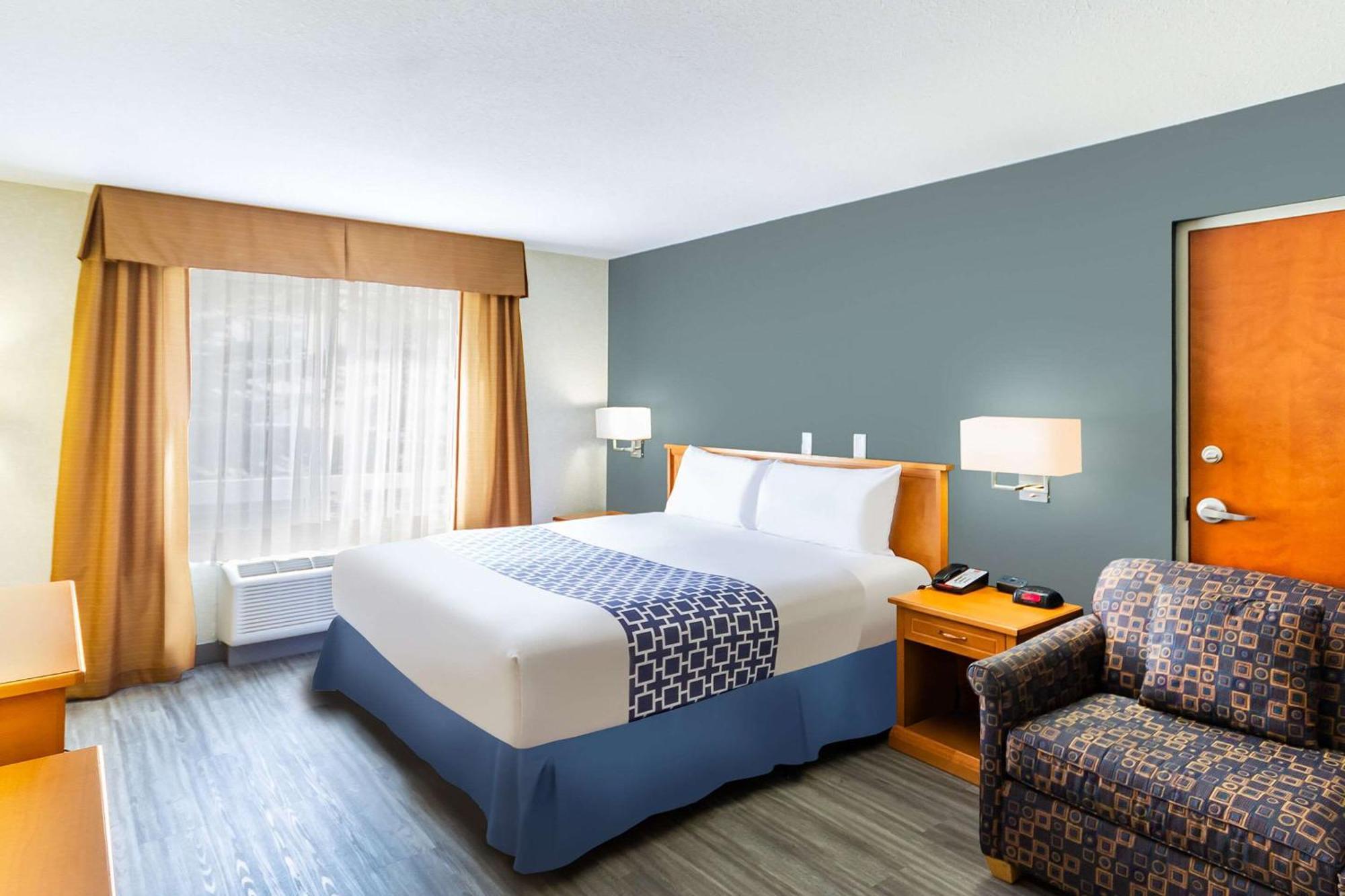 Econo Lodge Inn & Suites University Calgary Bagian luar foto