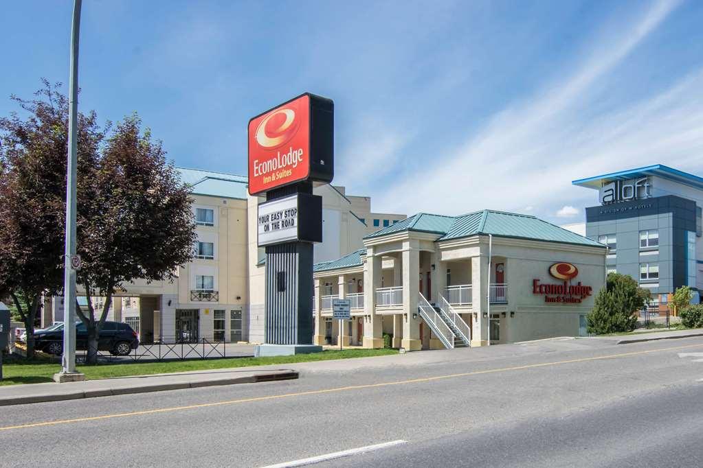 Econo Lodge Inn & Suites University Calgary Bagian luar foto