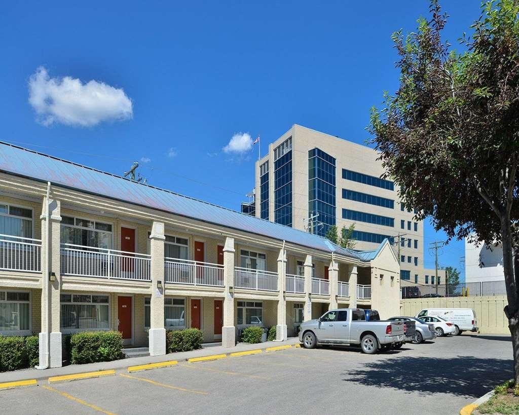 Econo Lodge Inn & Suites University Calgary Bagian luar foto