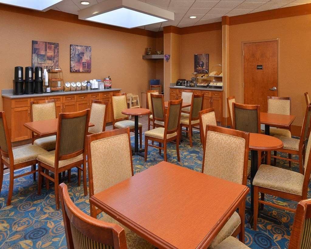 Econo Lodge Inn & Suites University Calgary Restoran foto